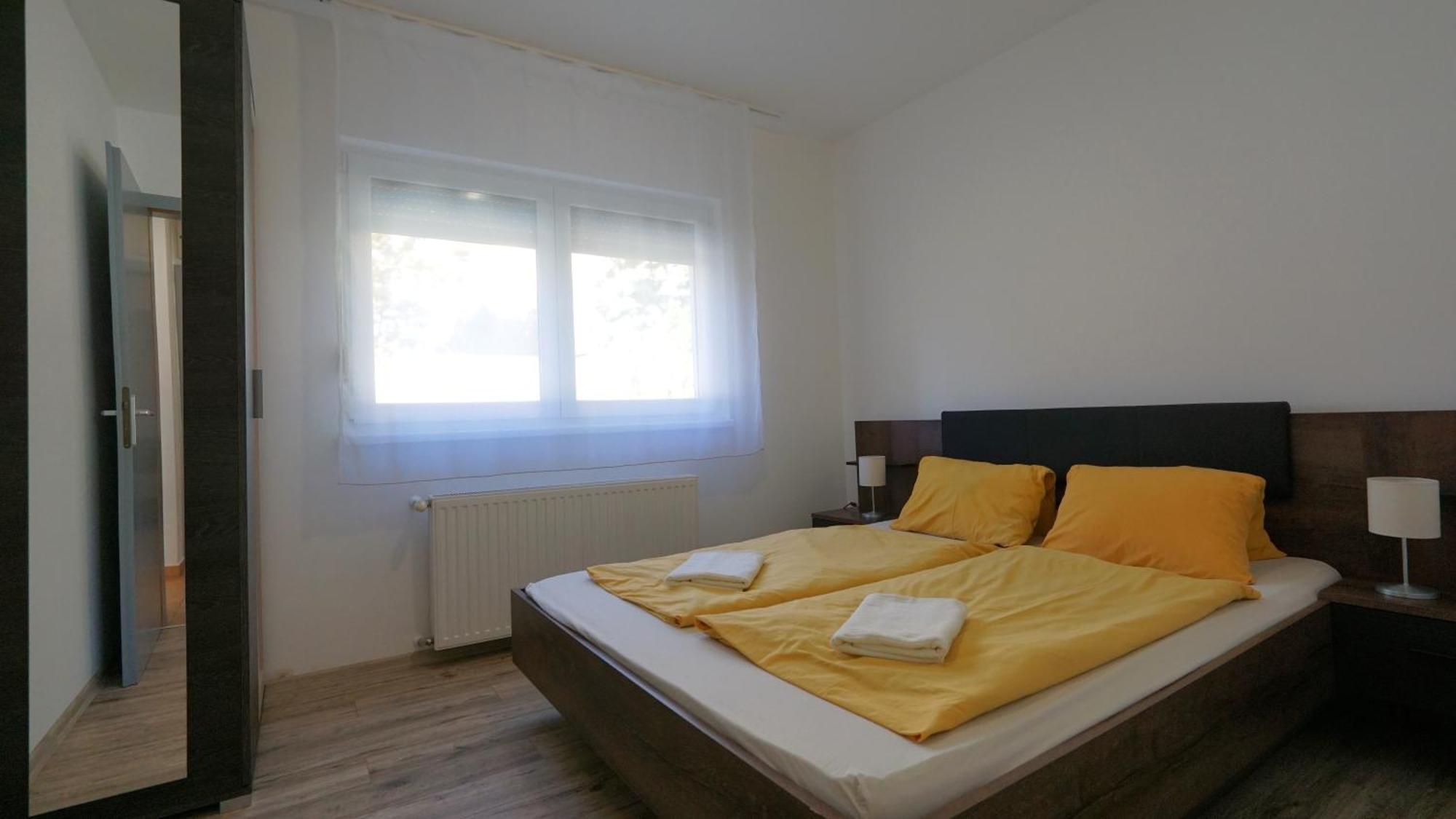 Yellow Sun Apartman Siofok Bagian luar foto