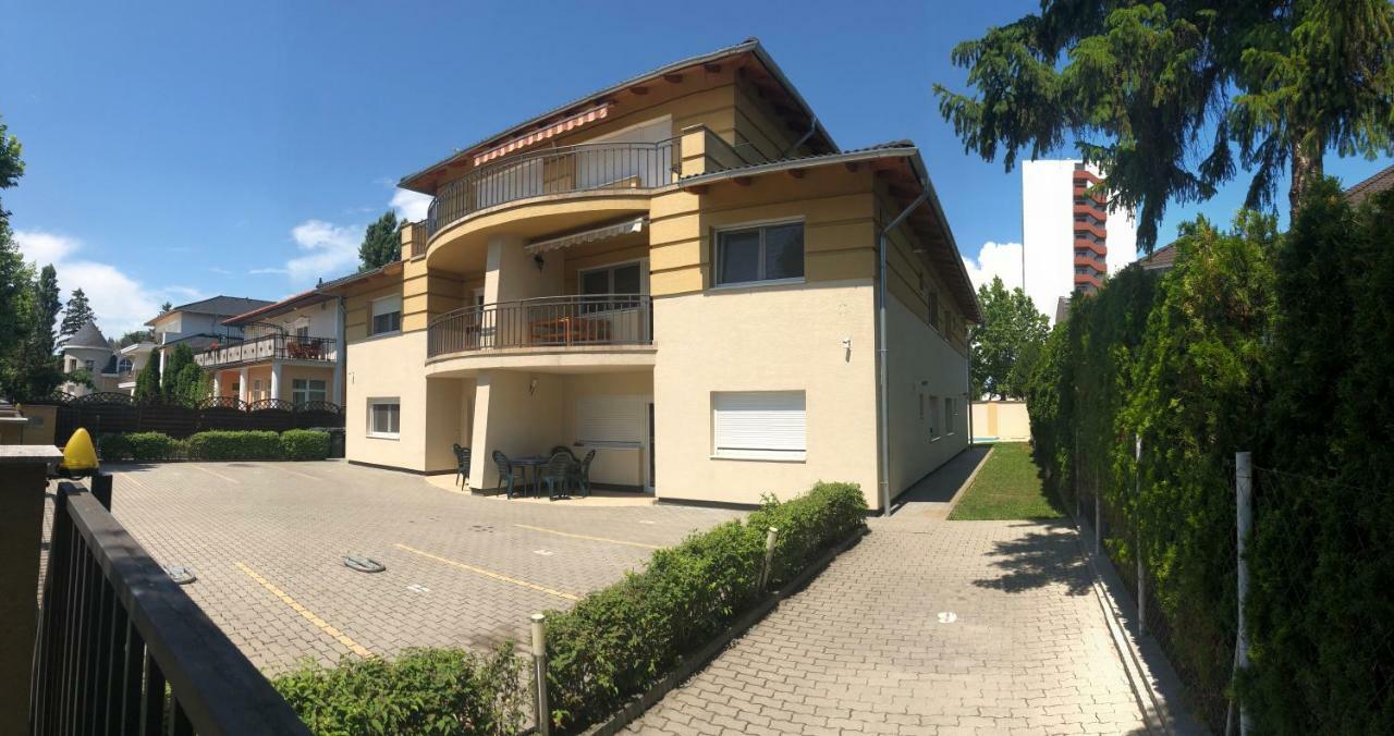 Yellow Sun Apartman Siofok Bagian luar foto